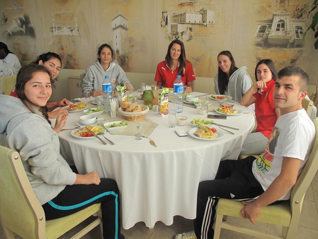 Hotel Simsek Эдирне Экстерьер фото
