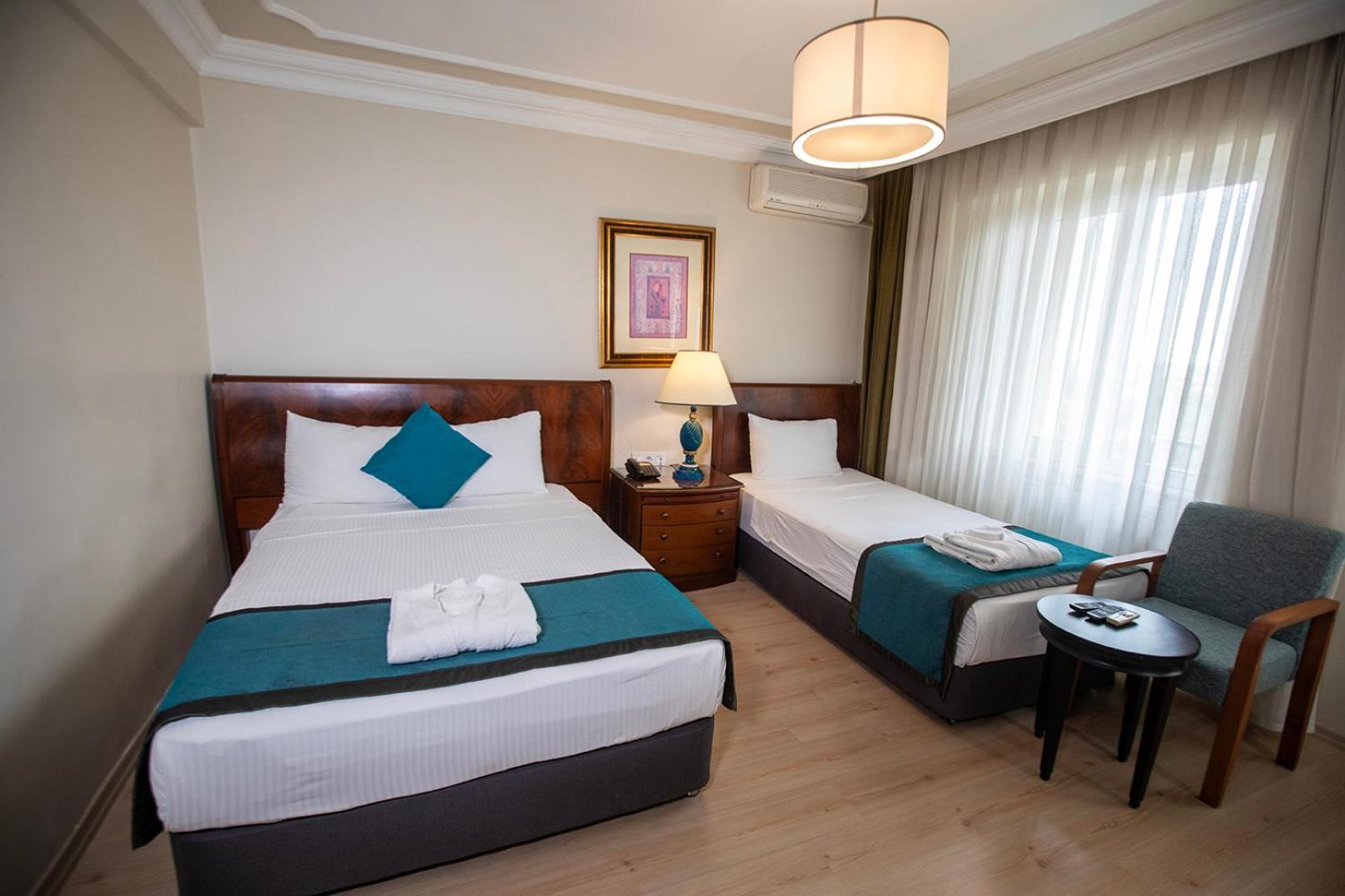 Hotel Simsek Эдирне Экстерьер фото