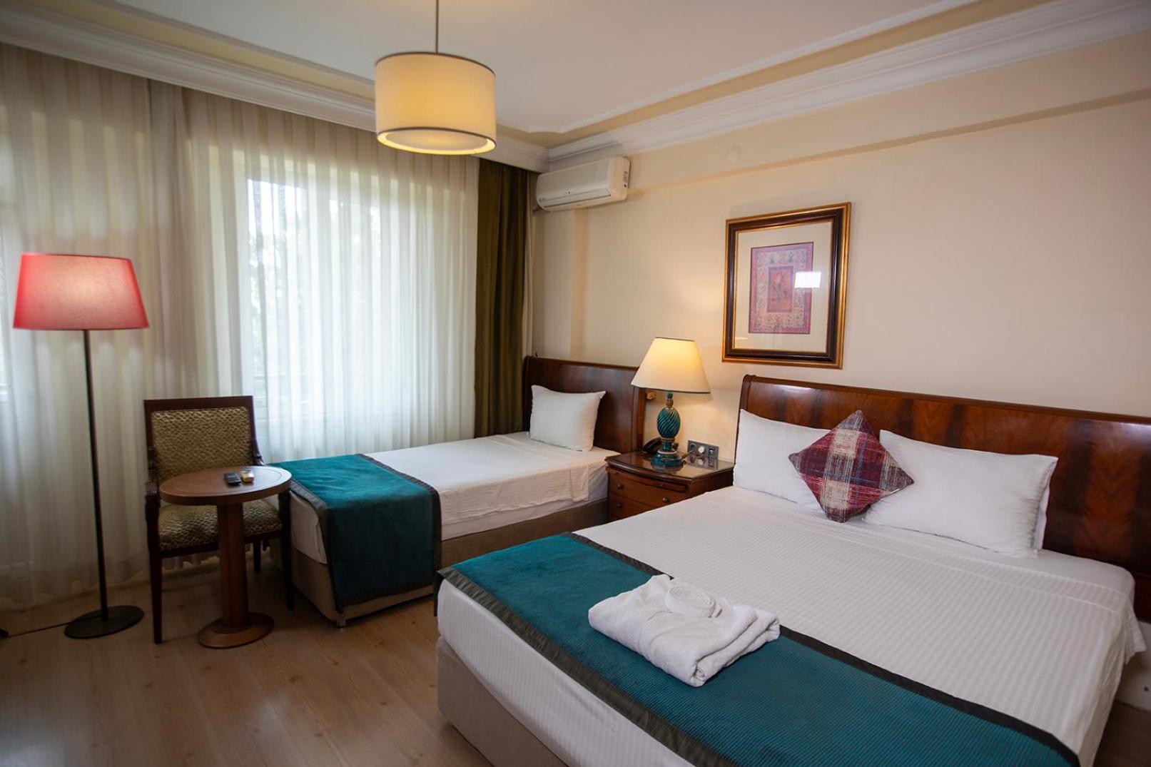 Hotel Simsek Эдирне Экстерьер фото