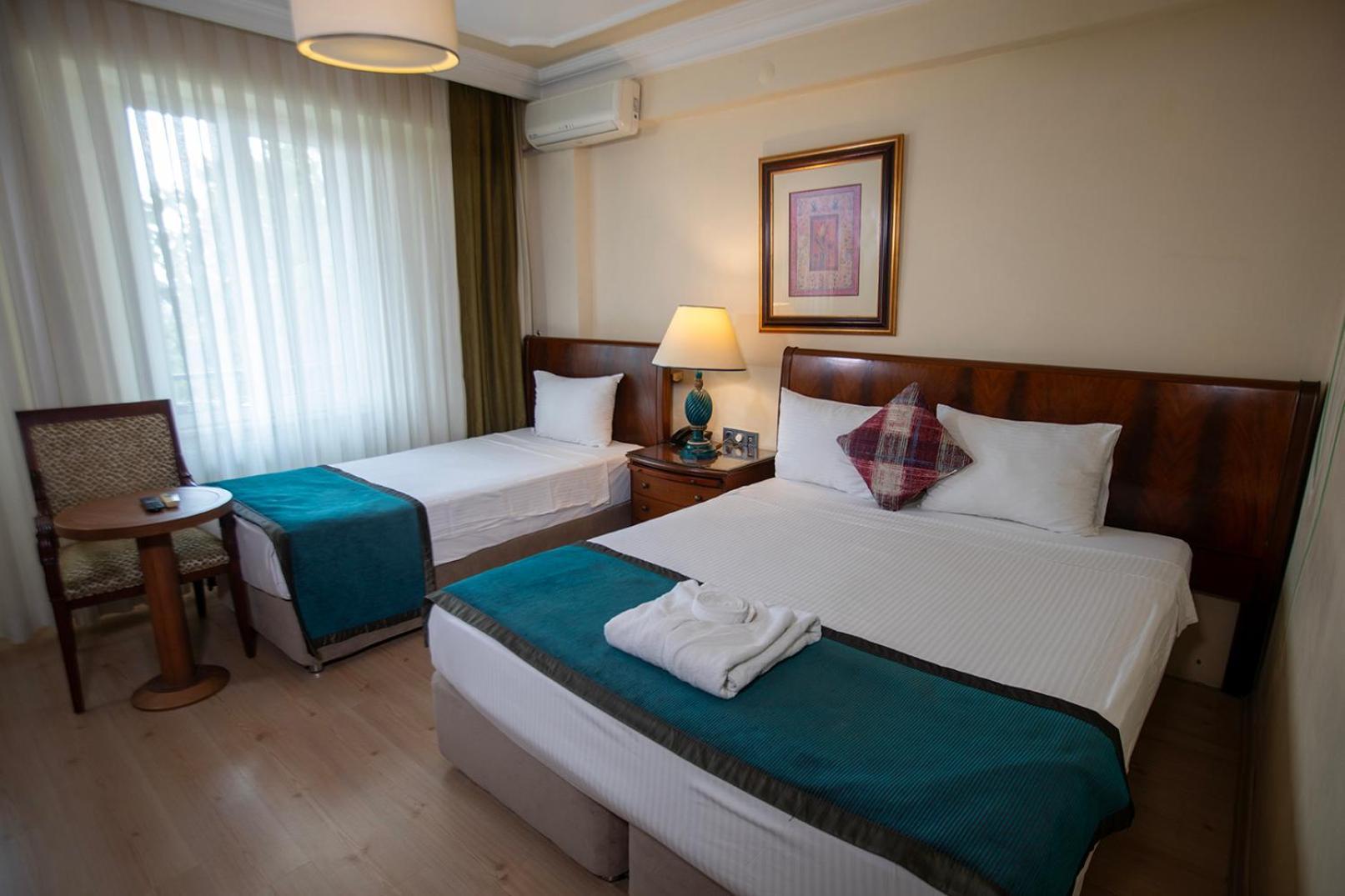 Hotel Simsek Эдирне Экстерьер фото